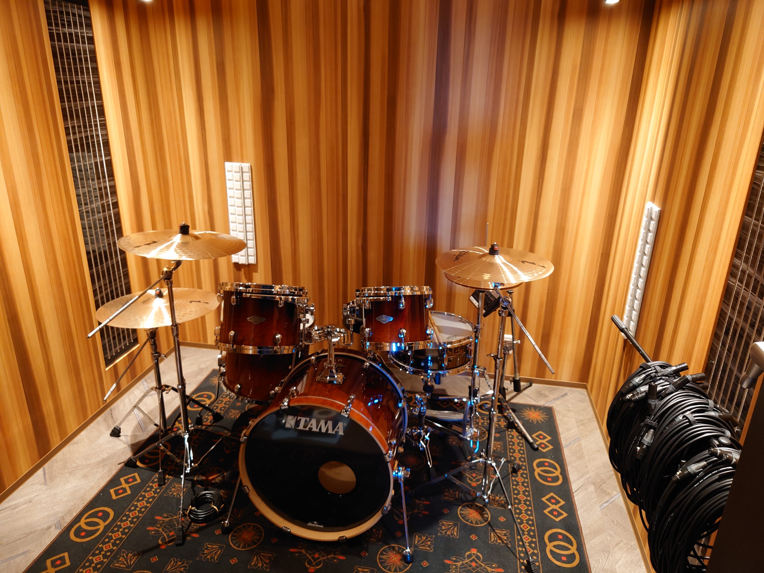 ドラム室・レコーディングスタジオ室を独立して防音工事施工！